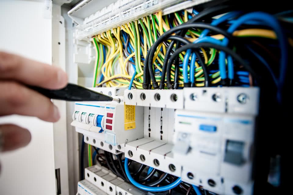 Quadro elettrico in lavorazione